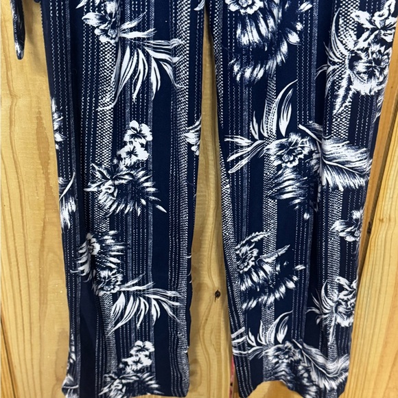Derek Heart Navy and White Floral Jumpsuit - Picture 5 of 6